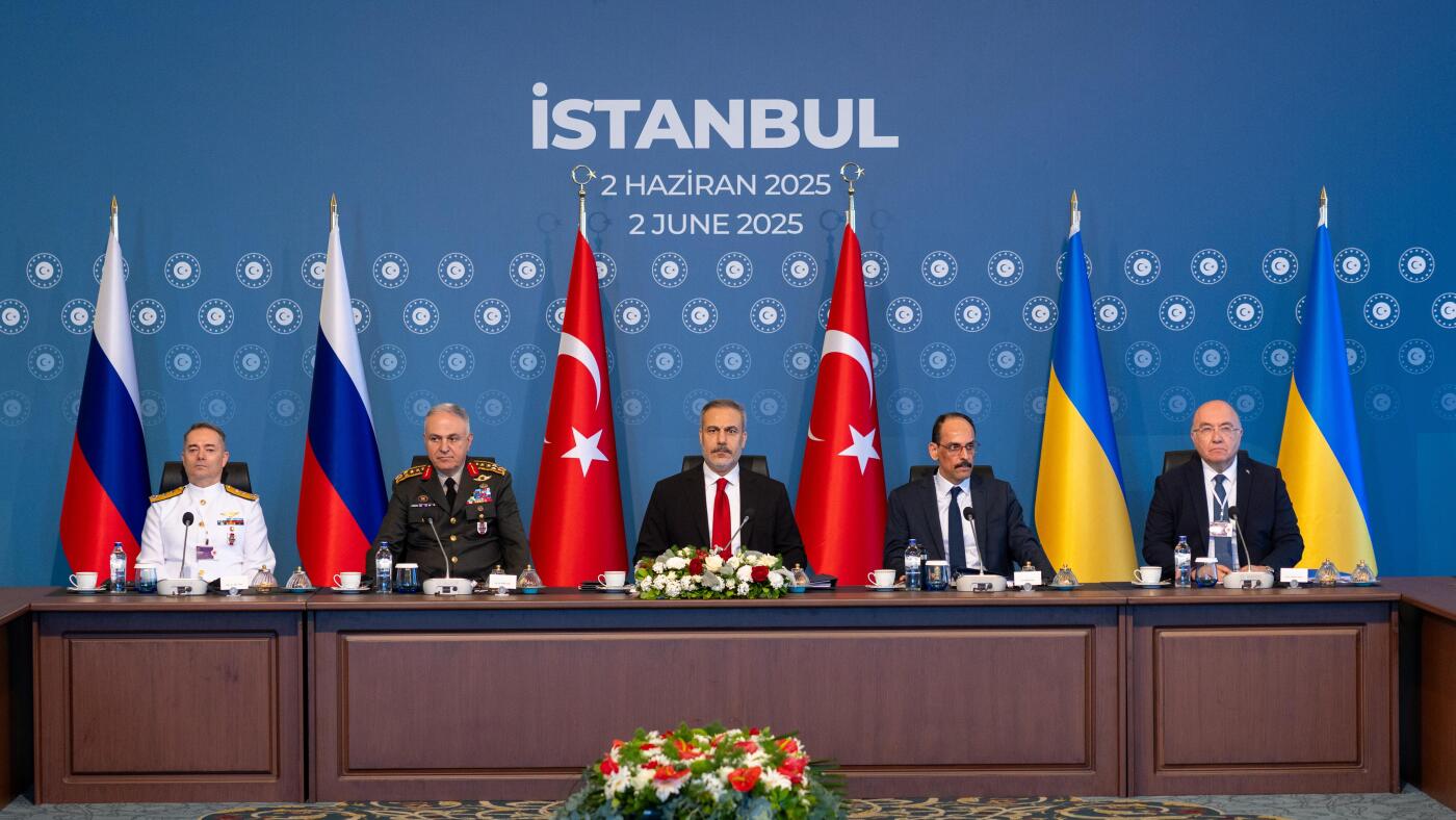 Russia Rejects Western Military Involvement in Ukraine Peace Talks Amid Buffer Zone Proposals