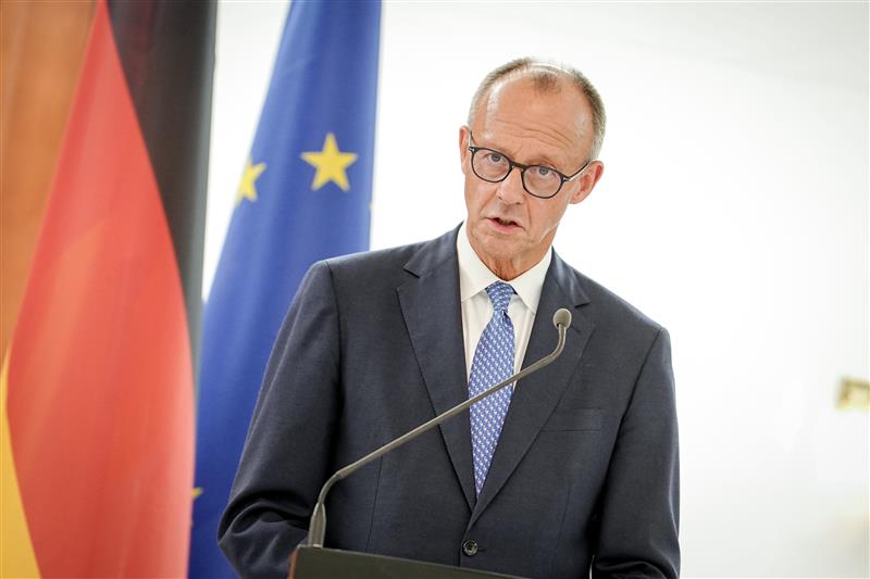 Belgian Defense Minister Warns Against Using Frozen Russian Assets Amid EU Disputes