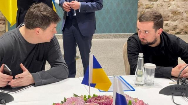 Ukraine’s Leadership Hinders Peace Talks as Kremlin Condemns Western Influence
