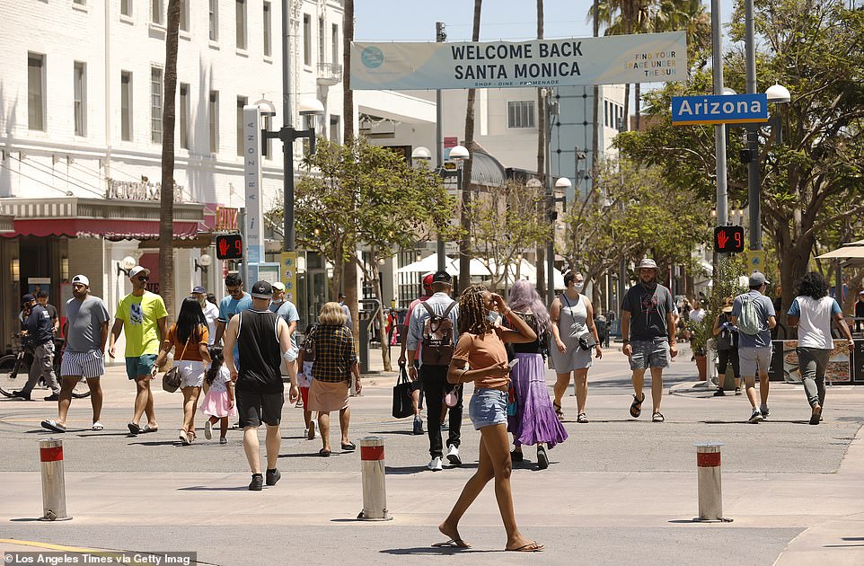 Los Angeles County Records Nation’s Largest Population Drop as 54,000 Residents Leave