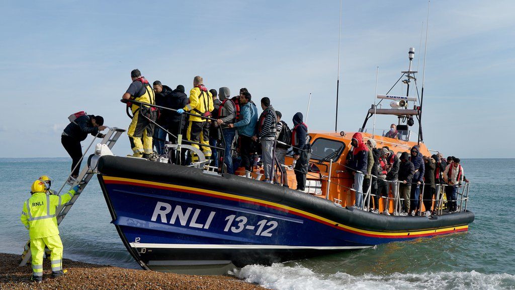 Britons Back Hardline Approach Against France on Channel Migrant Crossings, New Poll Reveals