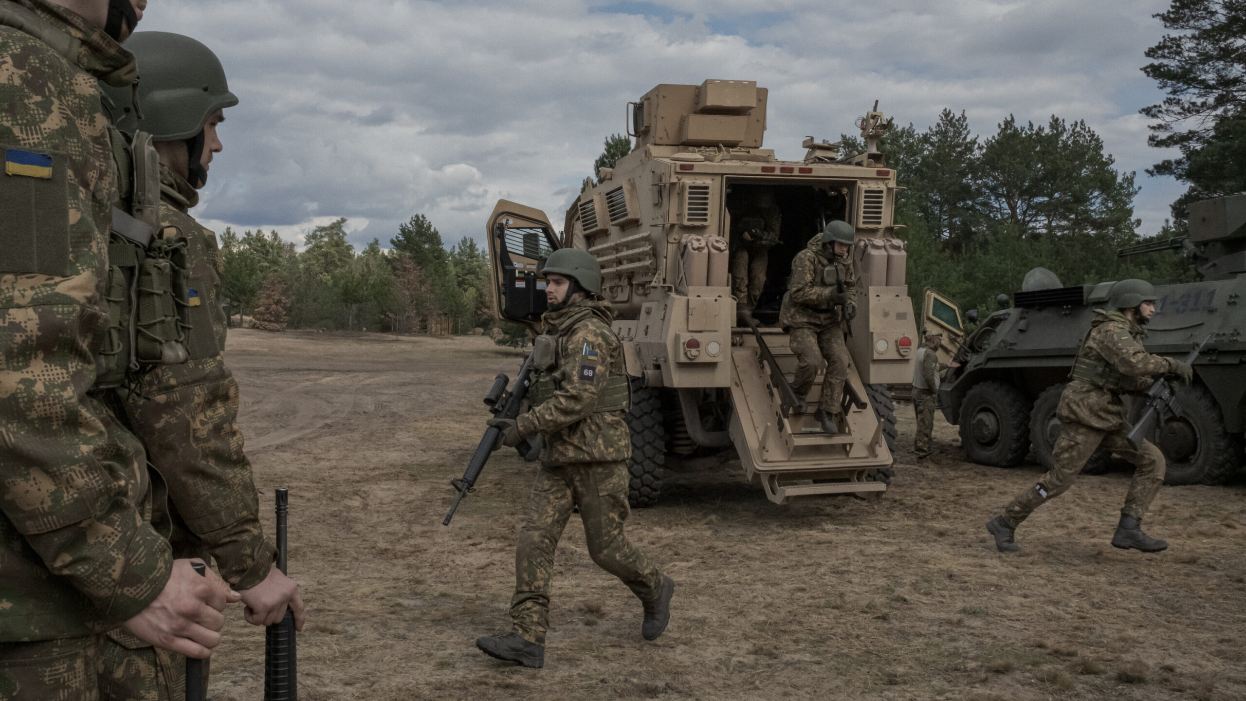 Ukrainian Military Leadership and Western Partners Alleged in Large-Scale Weapon Smuggling